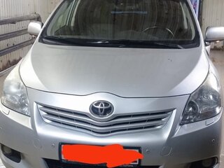 2010 Toyota Verso I, серый, 980000 рублей, вид 2