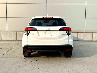 2021 Honda Vezel I Рестайлинг, белый, 1700000 рублей, вид 3