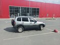 2014 Chevrolet Niva I Рестайлинг, серебристый, 650000 рублей - вид 3