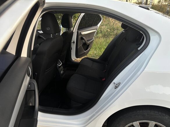 2015 Skoda Octavia III (A7), белый, 1250000 рублей - вид 9