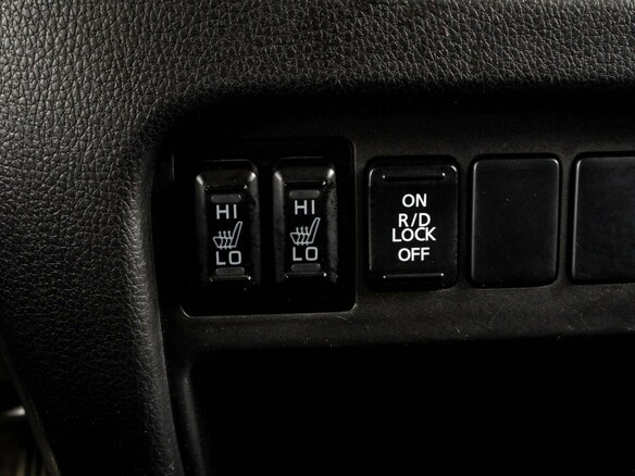2017 Mitsubishi L200 V, серый, 2000000 рублей - вид 12