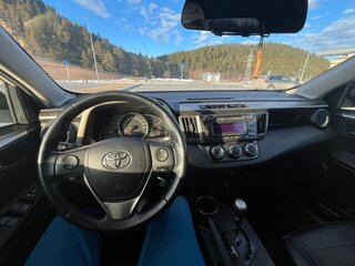 2013 Toyota RAV4 IV (XA40), белый, 1650000 рублей, вид 3