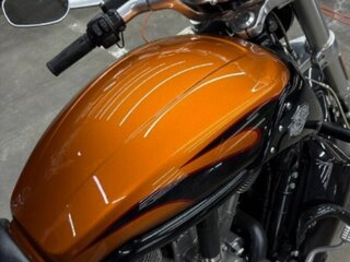 2014 Harley-Davidson V-Rod Muscle, золотистый, 1350000 рублей, вид 2