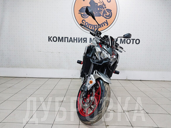 2023 Kawasaki Z 900, серый, 1025000 рублей - вид 2