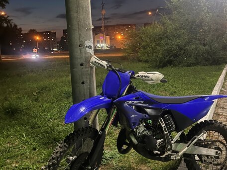 2023 Yamaha YZ125, синий, 700000 рублей, вид 1