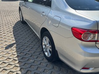 2010 Toyota Corolla X (E140, E150) Рестайлинг, серебристый, 1170000 рублей, вид 3