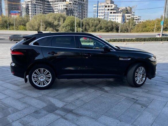 2017 Jaguar F-Pace I, чёрный, 3200000 рублей - вид 4
