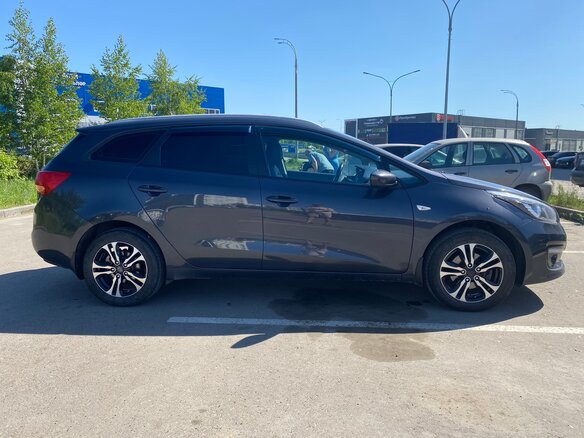 2017 Kia Ceed II Рестайлинг, серый, 1050000 рублей - вид 3