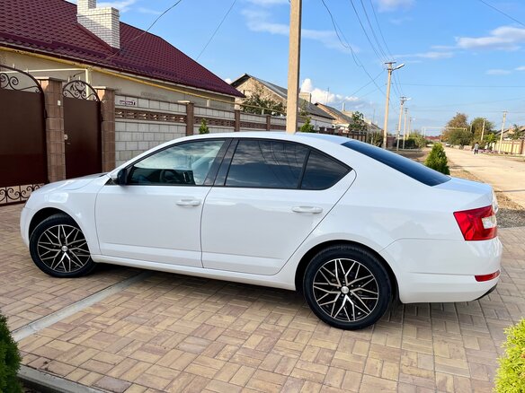 2014 Skoda Octavia III (A7), белый, 890000 рублей - вид 6