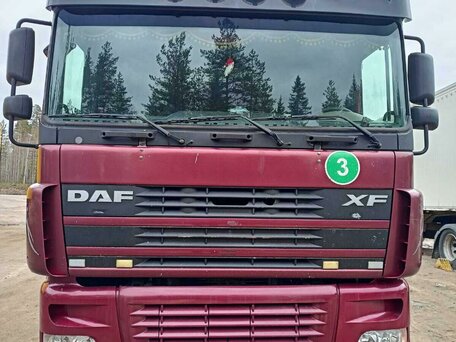 2003 DAF XF 95, пурпурный, 2550000 рублей, вид 2