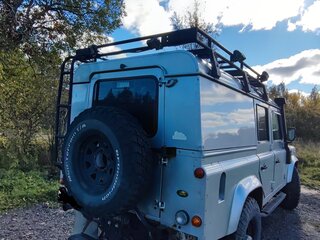 2010 Land Rover Defender Base Utility 110 I Рестайлинг, серебристый, 2500000 рублей, вид 4