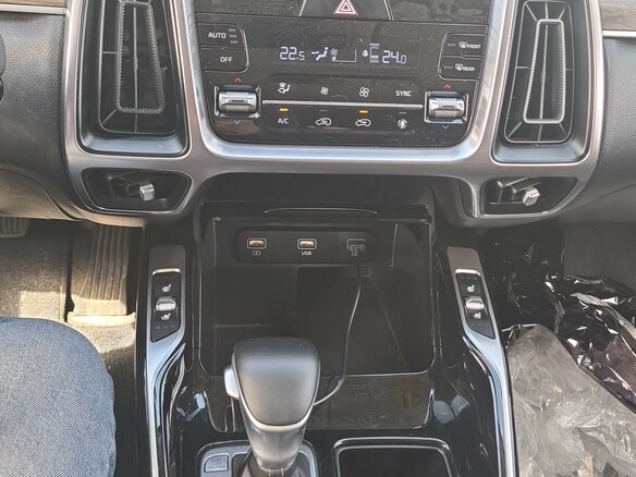 2020 Kia Sorento IV, чёрный, 3600000 рублей - вид 8
