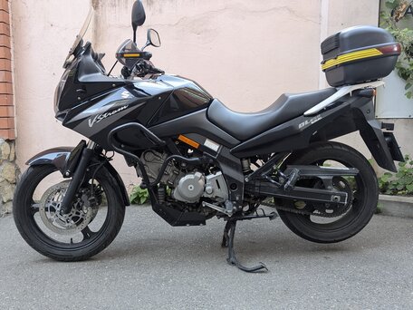 2005 Suzuki V-Strom DL 650, чёрный, 400000 рублей, вид 1