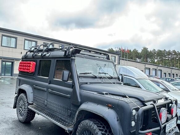 2006 Land Rover Defender 110 I, чёрный, 5000000 рублей