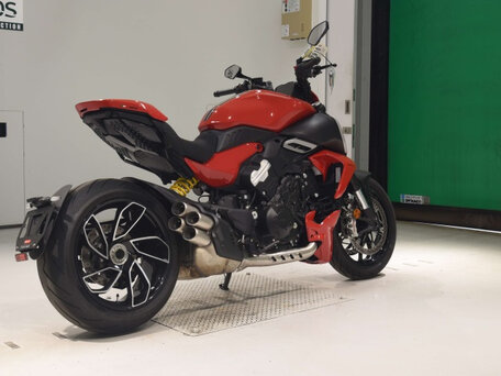 2024 Ducati Diavel V4, красный, 3160000 рублей, вид 5