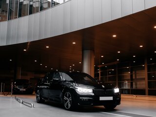 2015 BMW 7 серии Long 740Ld xDrive VI (G11/G12), чёрный, 5423999 рублей, вид 3
