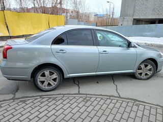 2007 Toyota Avensis II Рестайлинг, серебристый, 820000 рублей, вид 3