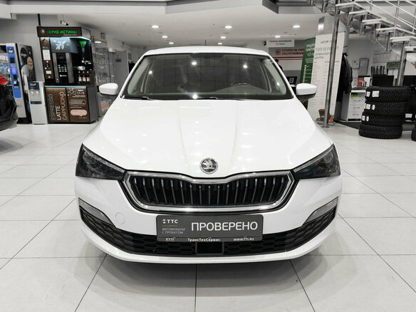 2021 Skoda Rapid II, белый, 1780000 рублей - вид 1
