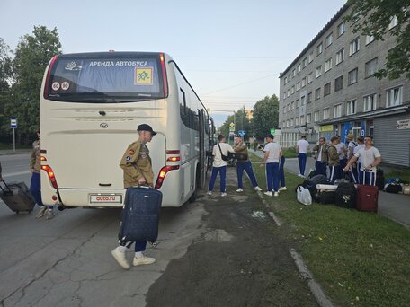2011 Higer KLQ 6885, белый, 4000000 рублей, вид 4