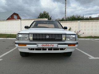 1989 Toyota Crown VIII (S130), белый, 390000 рублей, вид 3