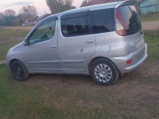 2003 Toyota FunCargo, серый, 450000 рублей, вид 4