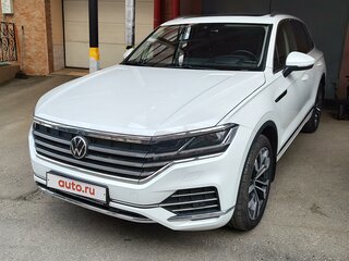 2021 Volkswagen Touareg III, белый, 5800000 рублей, вид 4