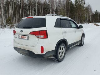 2013 Kia Sorento II Рестайлинг, белый, 1750000 рублей, вид 3