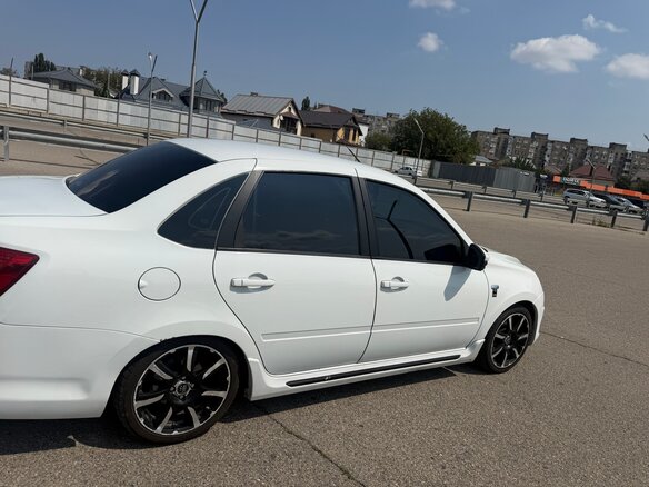 2018 Lada (ВАЗ) Granta Sport I, белый, 700000 рублей - вид 5