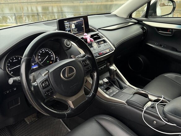 2018 Lexus NX 200 I Рестайлинг, белый, 2700000 рублей - вид 3