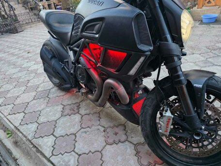 2014 Ducati Diavel, чёрный, 1000000 рублей, вид 3