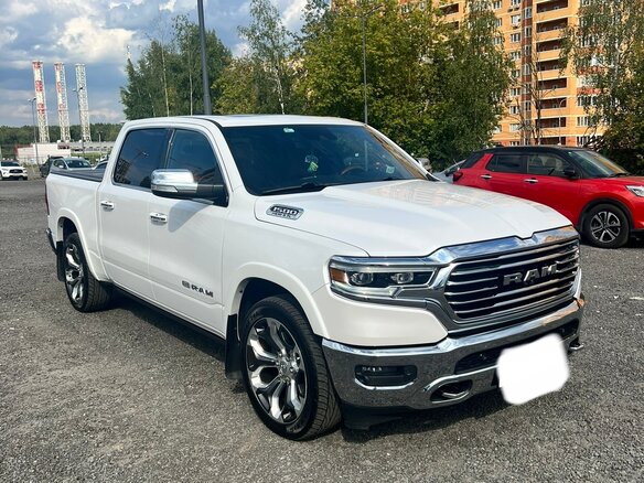 2018 Ram 1500 Crew Cab V, белый, 6050000 рублей - вид 3