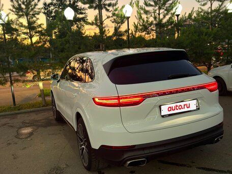 2020 Porsche Cayenne III, белый, 4900000 рублей, вид 4