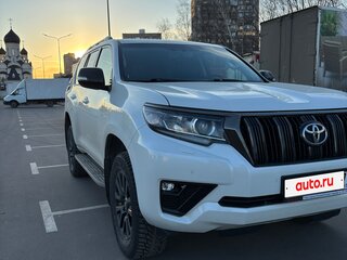 2021 Toyota Land Cruiser Prado 150 Series Рестайлинг 3, белый, 7050000 рублей, вид 3
