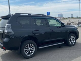 2017 Toyota Land Cruiser Prado 150 Series Рестайлинг 1, чёрный, 4350000 рублей, вид 5