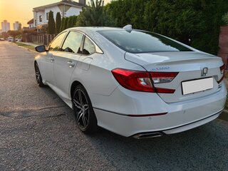 2021 Honda Accord X Рестайлинг, белый, 2424913 рублей, вид 4
