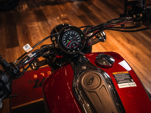 2026 Indian Scout, красный, 2390000 рублей - вид 4