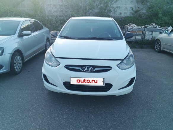 2011 Hyundai Solaris I, белый, 450000 рублей