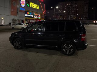 2004 Volkswagen Touran I, чёрный, 400000 рублей, вид 3