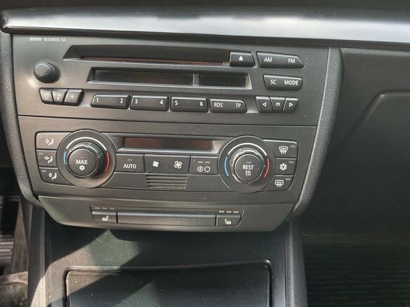 2006 BMW 1 серии 116i I (E81/E82/E87/E88), чёрный, 550000 рублей - вид 8