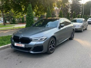 2020 BMW 5 серии 530d xDrive VII (G30/G31/G38) Рестайлинг, серый, 7700000 рублей, вид 3