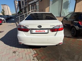 2013 Toyota Camry VII (XV50), белый, 2000000 рублей, вид 3