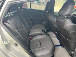 2017 Toyota Prius PHV ZVW52 IV (XW50), серый, 2000000 рублей, вид 3