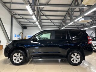 2014 Toyota Land Cruiser Prado 4-speed 150 Series Рестайлинг 1, чёрный, 3470000 рублей, вид 5