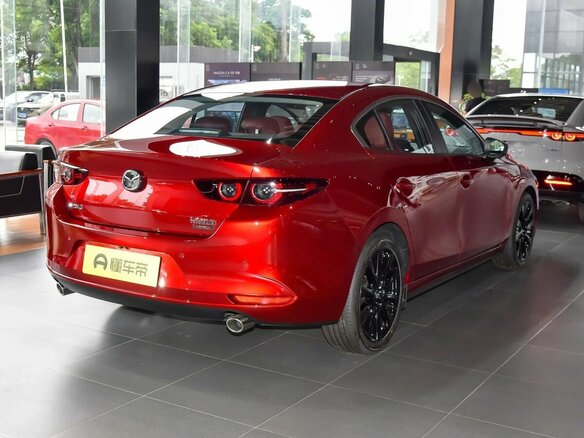 2025 Mazda 3 Axela IV (BP), красный, 3600000 рублей - вид 7