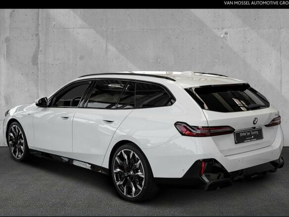 2025 BMW 5 серии 520d VIII (G60/G61/G68), серебристый, 9791700 рублей - вид 3