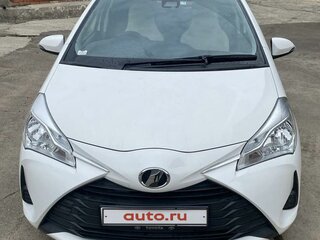 2020 Toyota Vitz III (XP130) Рестайлинг 2, белый, 1220000 рублей, вид 1