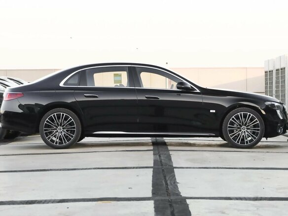 2025 Mercedes-Benz E-Класс 300 VI (W214, S214), чёрный, 9750000 рублей - вид 8