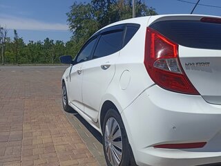 2015 Hyundai Solaris I Рестайлинг, белый, 660000 рублей, вид 5