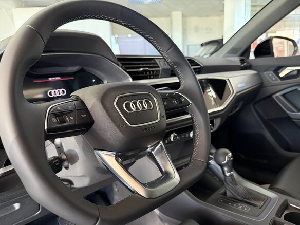 2026 Audi Q3 35 TFSI II (F3), белый, 4050000 рублей - вид 12