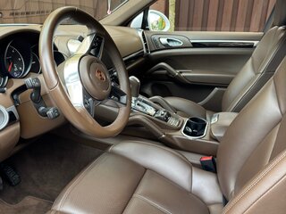 2017 Porsche Cayenne Diesel II Рестайлинг (958), белый, 5500000 рублей, вид 4